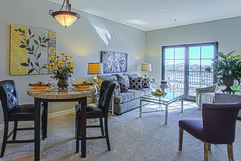 Las ventanas family room in residence